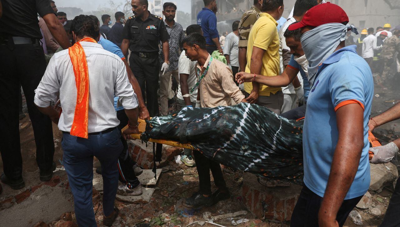 “Había cuerpos a mi alrededor”, primeras declaraciones del único superviviente del choque de avión en India