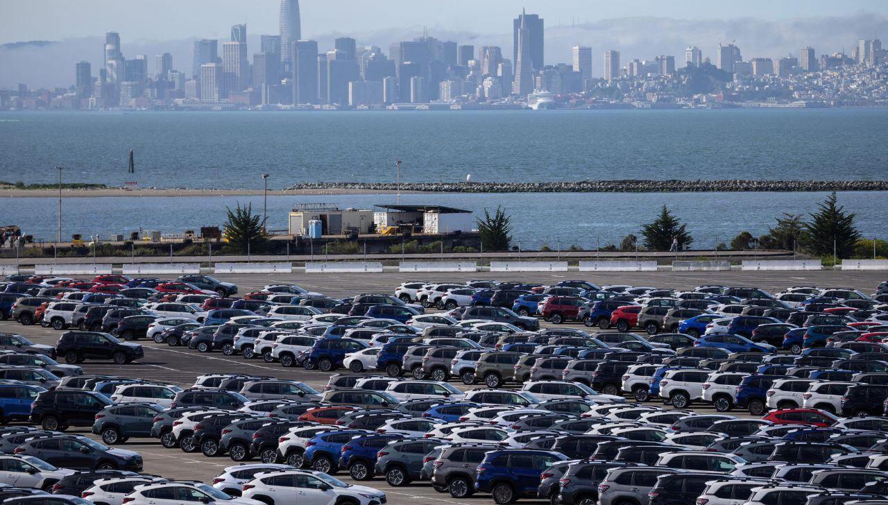 Trump podría aplicar descuentos en los aranceles a autos hechos en México, anuncia Ebrard