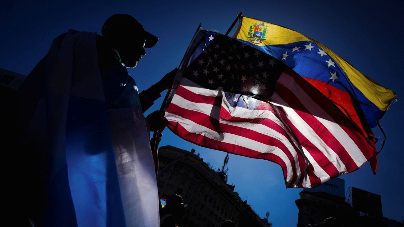 "Es un protectorado": Experto explica quién asumirá el gobierno de Venezuela tras captura de Maduro