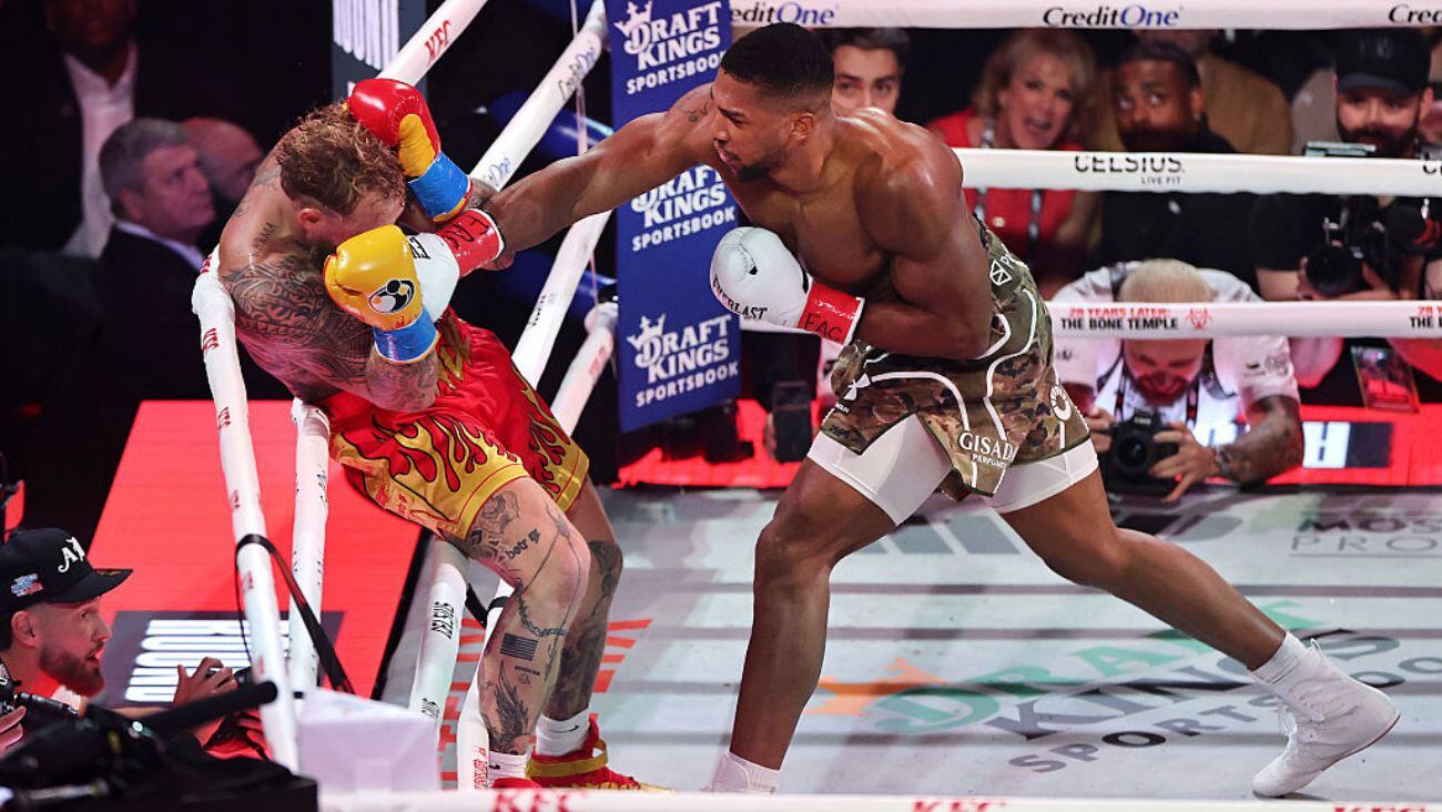 En VIDEO, la fractura de mandíbula y el KO que sufrió Jake Paul en su pelea ante Anthony Joshua