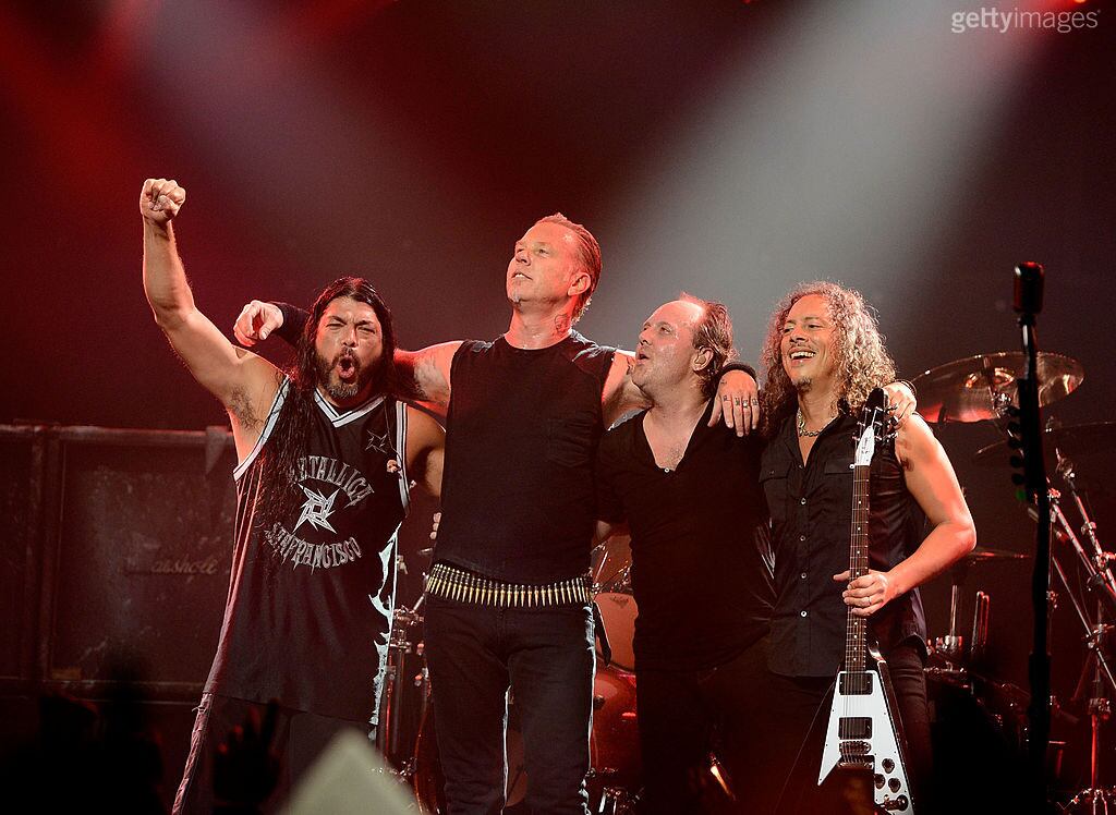 Metallica dona 516 mil dólares para combatir incendios en Australia