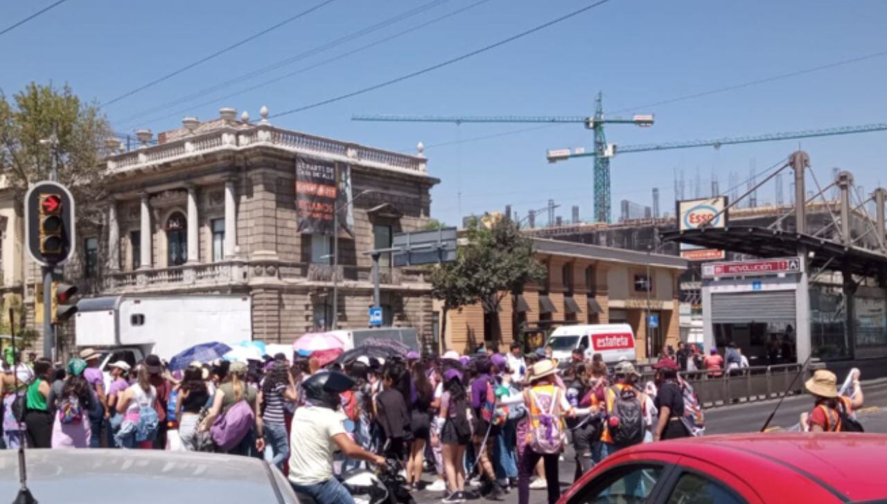 Lista de estaciones del Metrobús y Metro CDMX cerradas por las marchas del 8M 2024