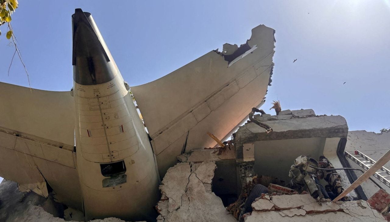 En imágenes y videos, así fue el trágico accidente del avión Air India