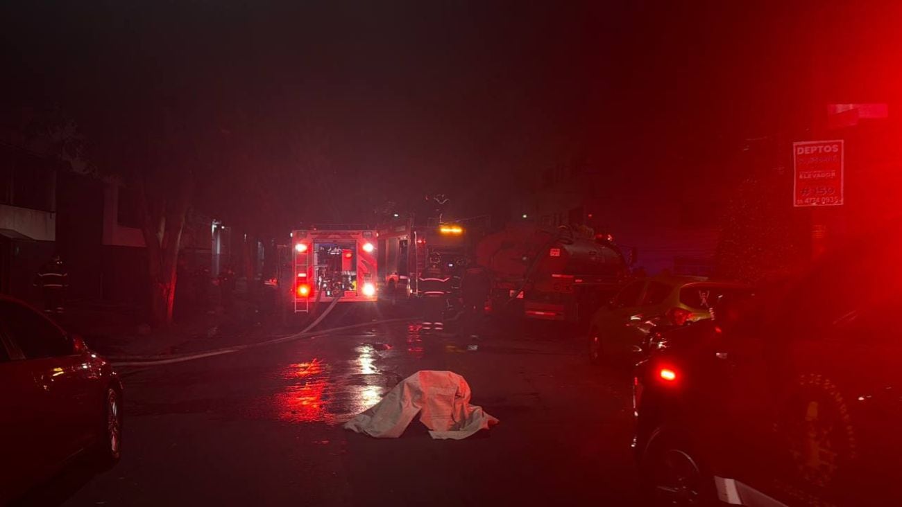 Incendio en fábrica de la colonia Moctezuma, CDMX, provoca movilización de bomberos y desalojo de trabajadores